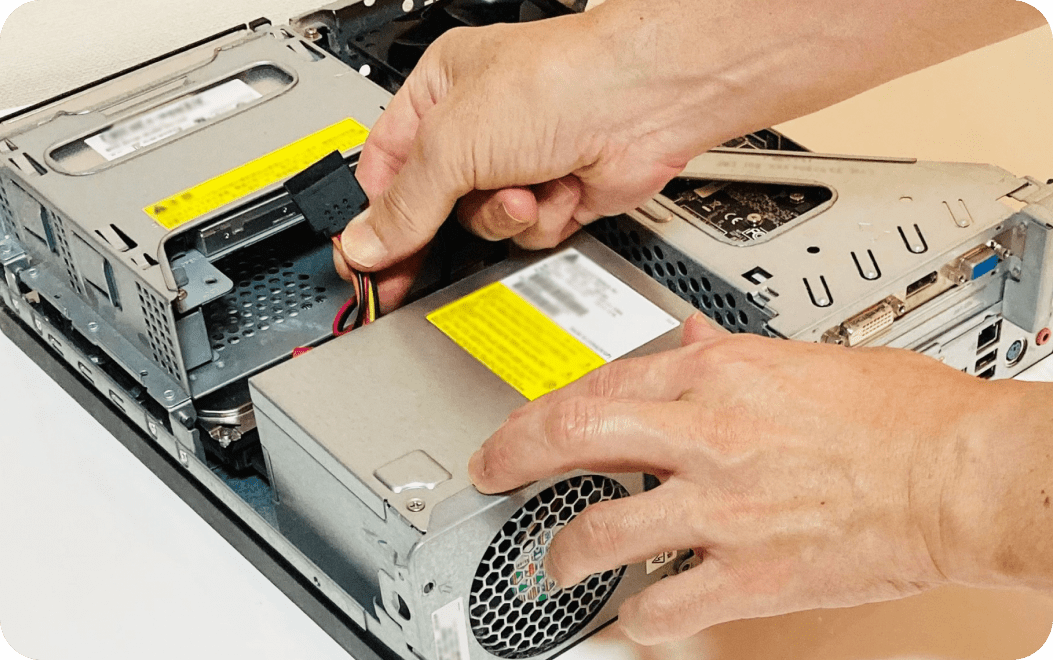 パソコンの解体作業